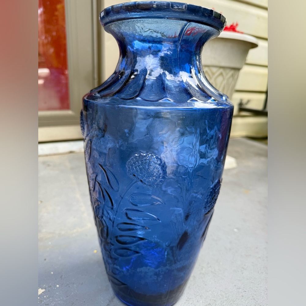 Vase:  Touch of Class Elegant Blue Vase